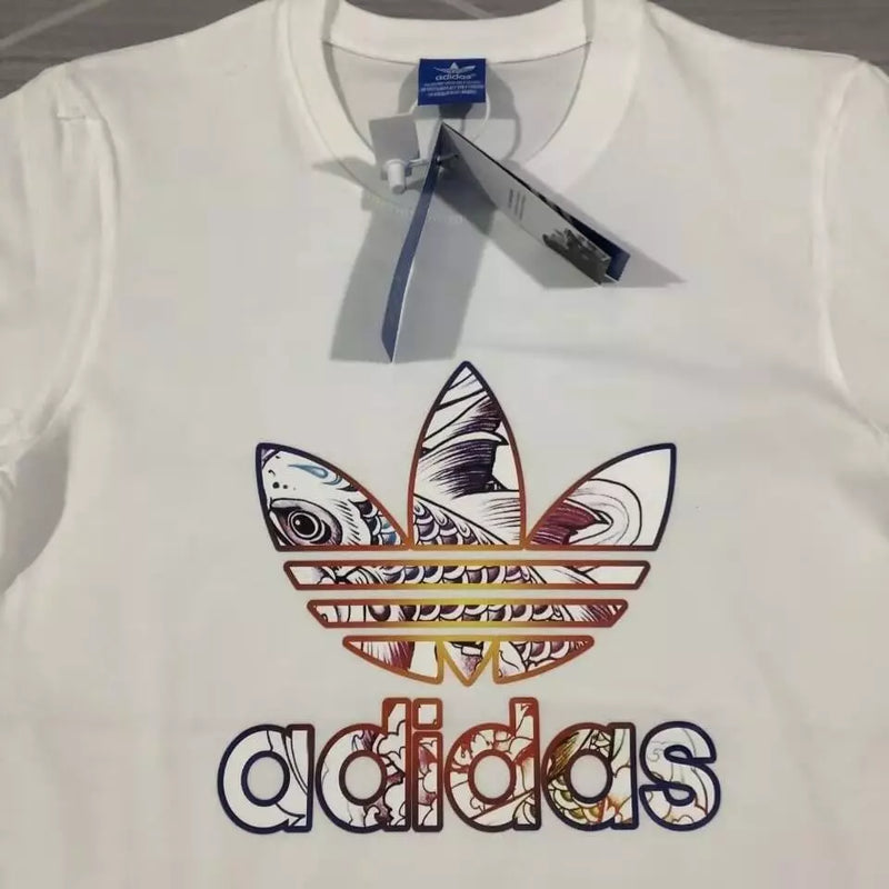 Adidas top simbolo colorido